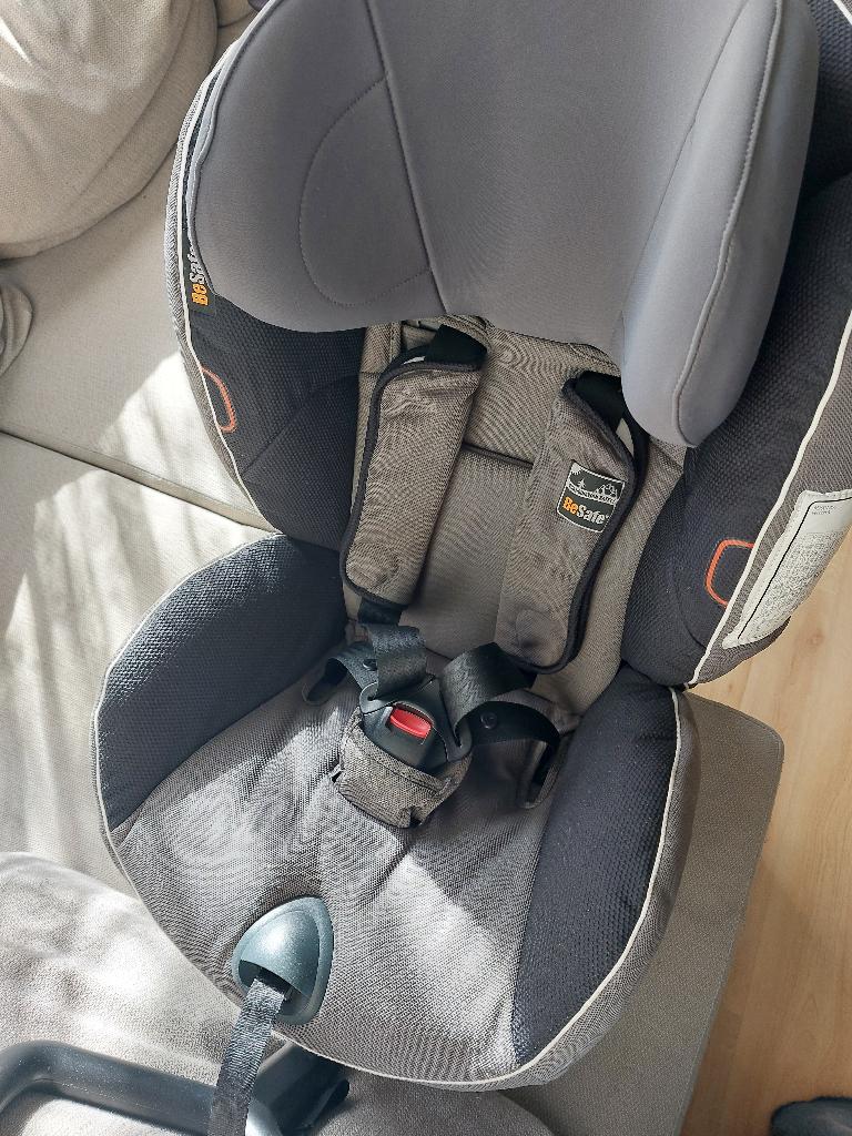 BeSafe autostoel IZI Combi X3 (isofix), Autogordel of Isofix, Zo goed als nieuw, Slaapstand, Ophalen