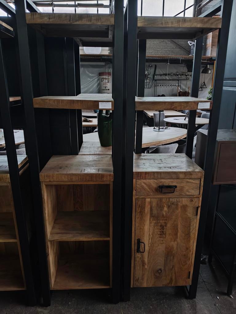 Diverse mangohouten boekenkasten (outlet), Maison & Meubles, Armoires | Bibliothèques, Neuf, 50 à 100 cm, 150 à 200 cm, 25 à 50 cm