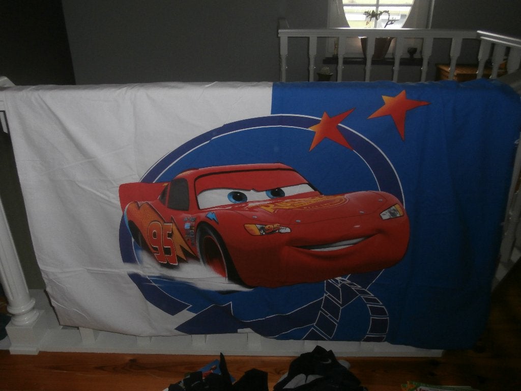 Eenpersoonsdekbed Cars + kussensloop, Ophalen of Verzenden, Gebruikt