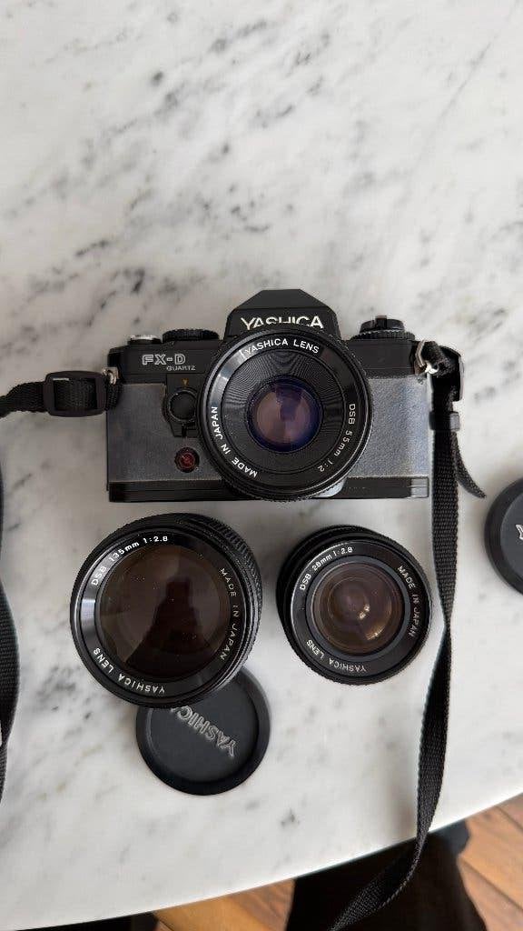 Yashica FX-D Quartz + 3 originele Yashica-lenzen, Audio, Tv en Foto, Ophalen of Verzenden, Niet werkend, Spiegelreflex, Overige Merken