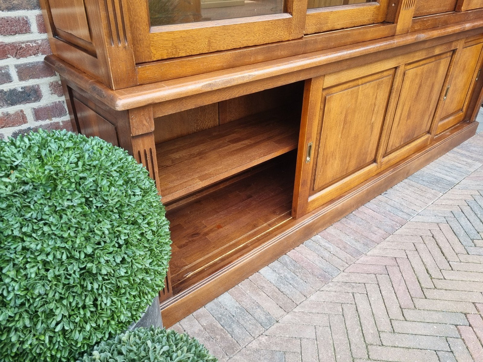 Buffet/vitrine en chêne flamant LIVRAISON GRATUITE, Maison & Meubles, Armoires | Buffets, Avec tablette(s), 200 cm ou plus, Flamant