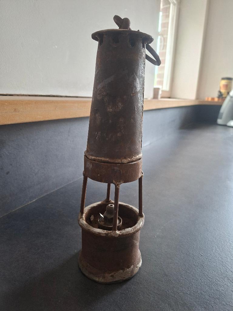 Lampe mineur, Enlèvement
