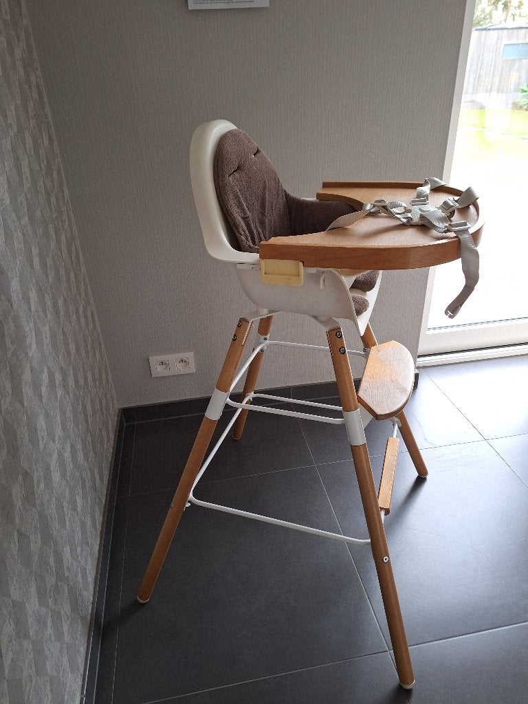 Childhome Evolu Kinderstoel - hoge stoel - 5 punts gordel, Kinderen en Baby's, Kinderstoelen, Gebruikt, Overige typen, Afneembaar eetblad