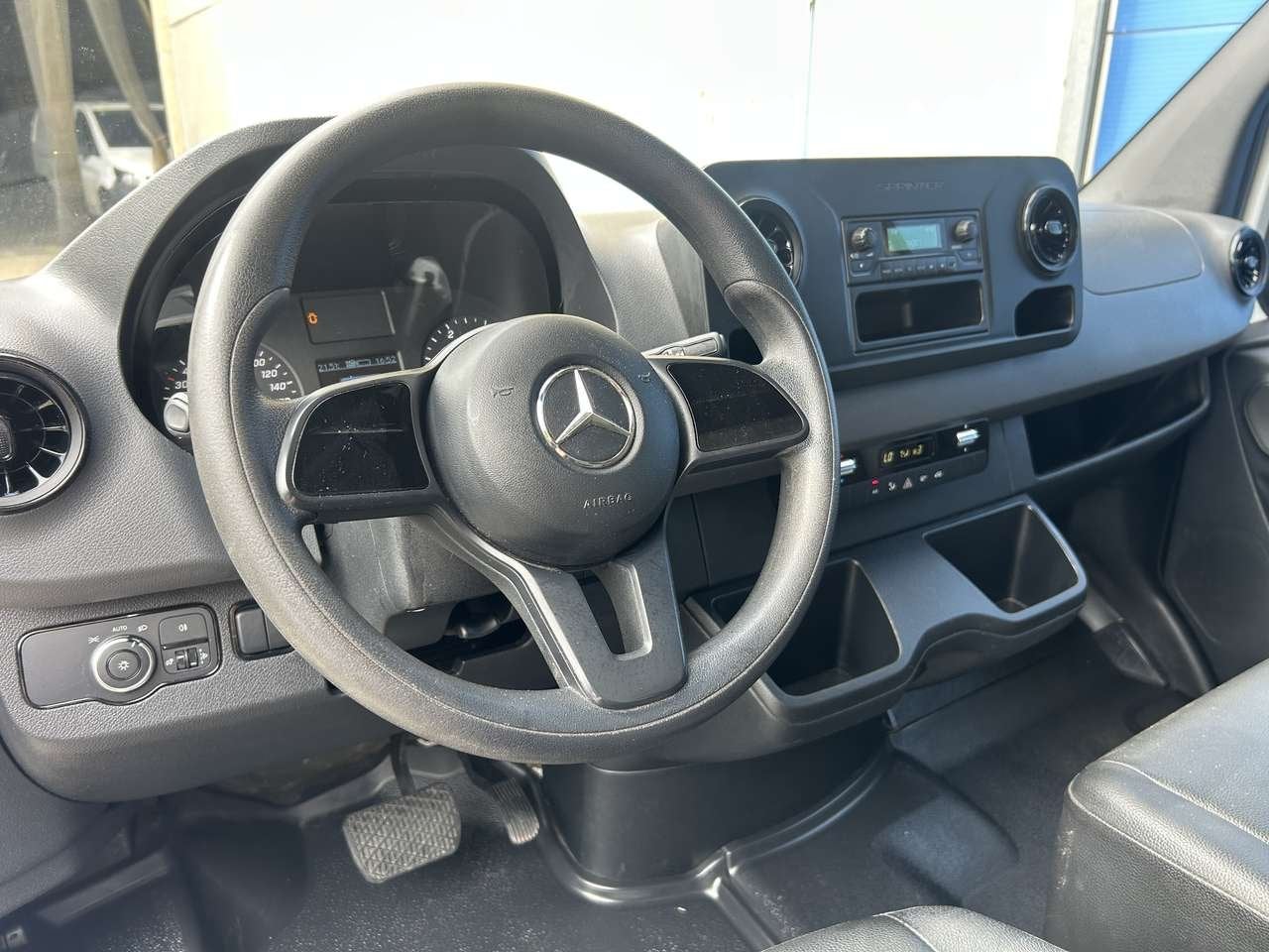 Mercedes-Benz Sprinter 314 CDI Meubelbak + Laadbrug (€ 27.2, Start-stop-systeem, 0 kg, Wit, Diesel