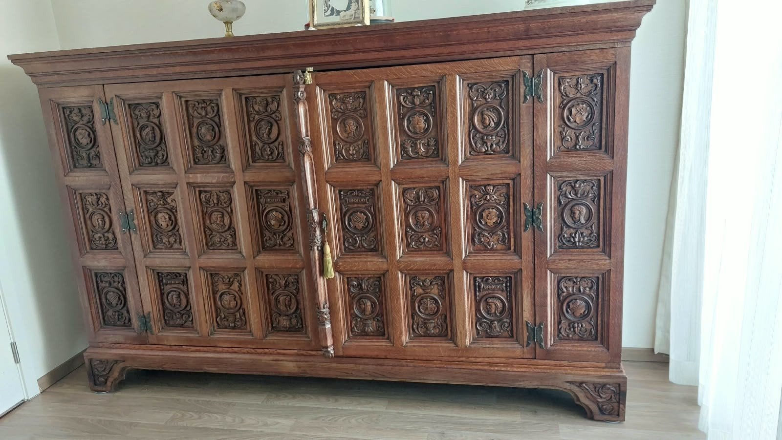 kast, tafel en stoelen (eetkamer) en salon zetel, Enlèvement