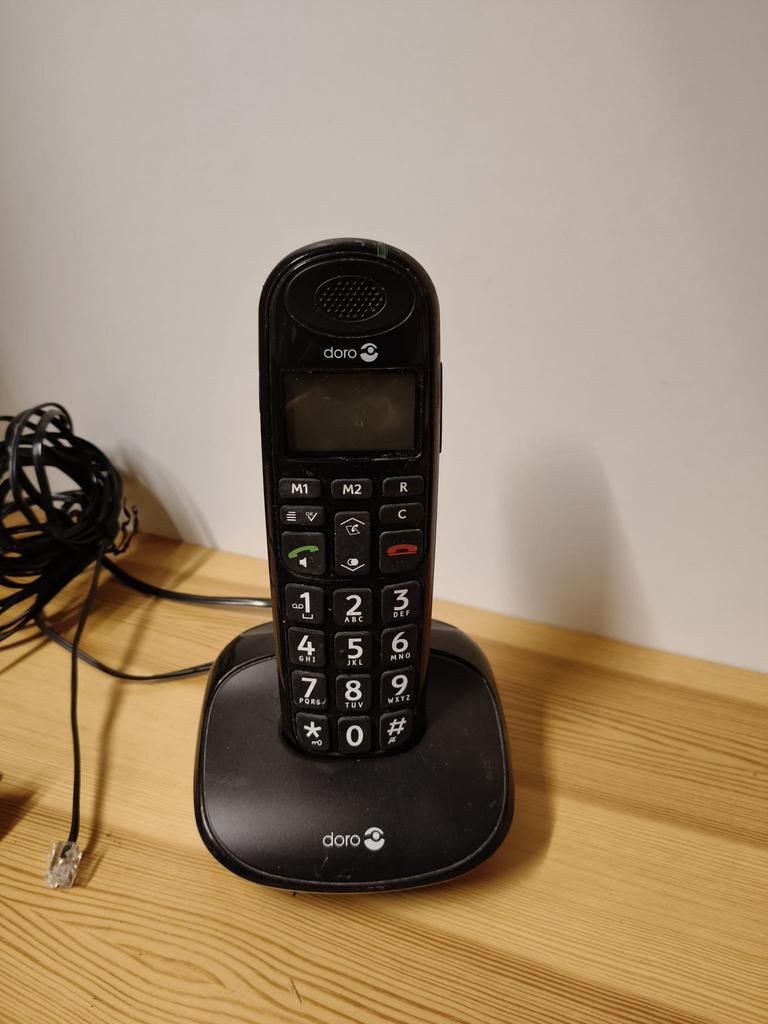 Doro PhoneEasy 100w DECT telefoon met basisstation, Telecommunicatie, Ophalen of Verzenden, Zo goed als nieuw