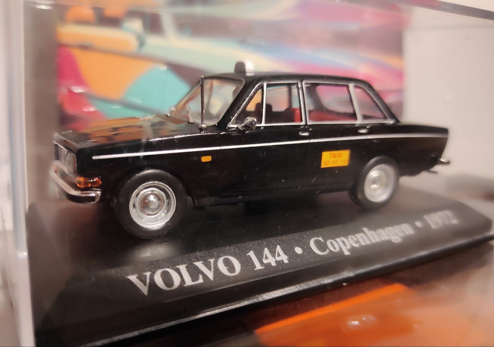 Volvo 144 taxi zwart 1972 1:43 in vitrinedoosje, Ophalen of Verzenden