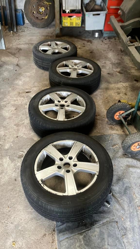 Vw T5 alu velgen momo, Auto-onderdelen, Banden en Velgen, Ophalen, Banden en Velgen, 17 inch, 235 mm
