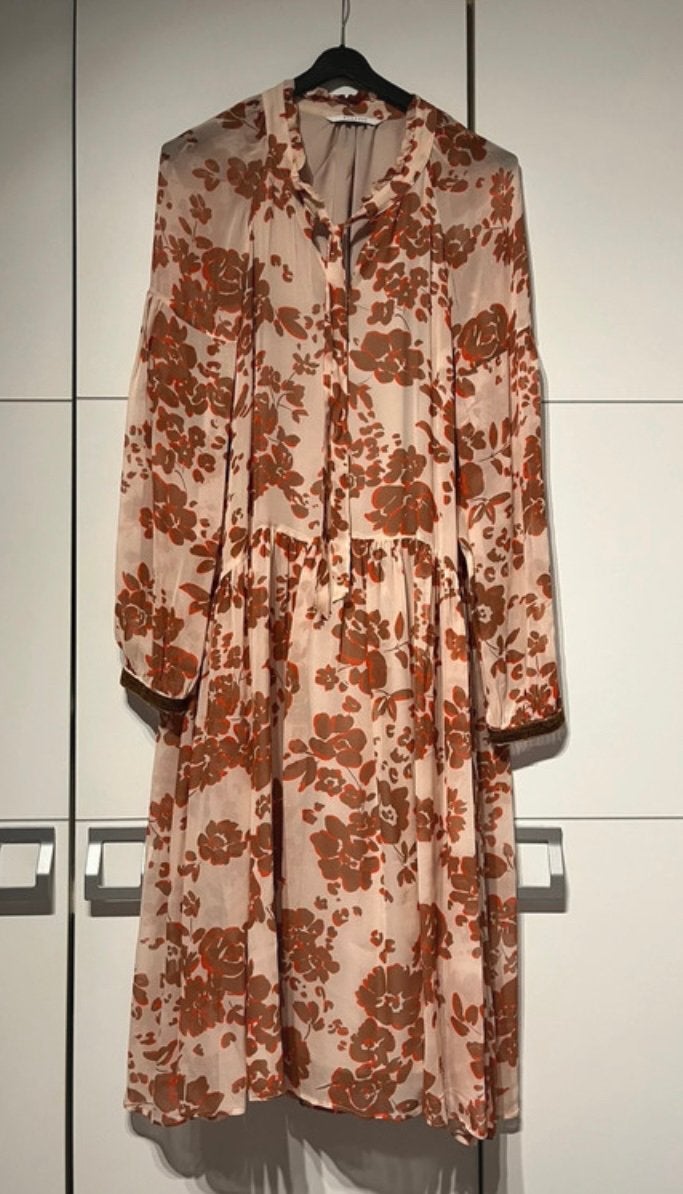 Mooie jurk Xandres ~ 46, Ophalen, Beige, Maat 46/48 (XL) of groter, Zo goed als nieuw