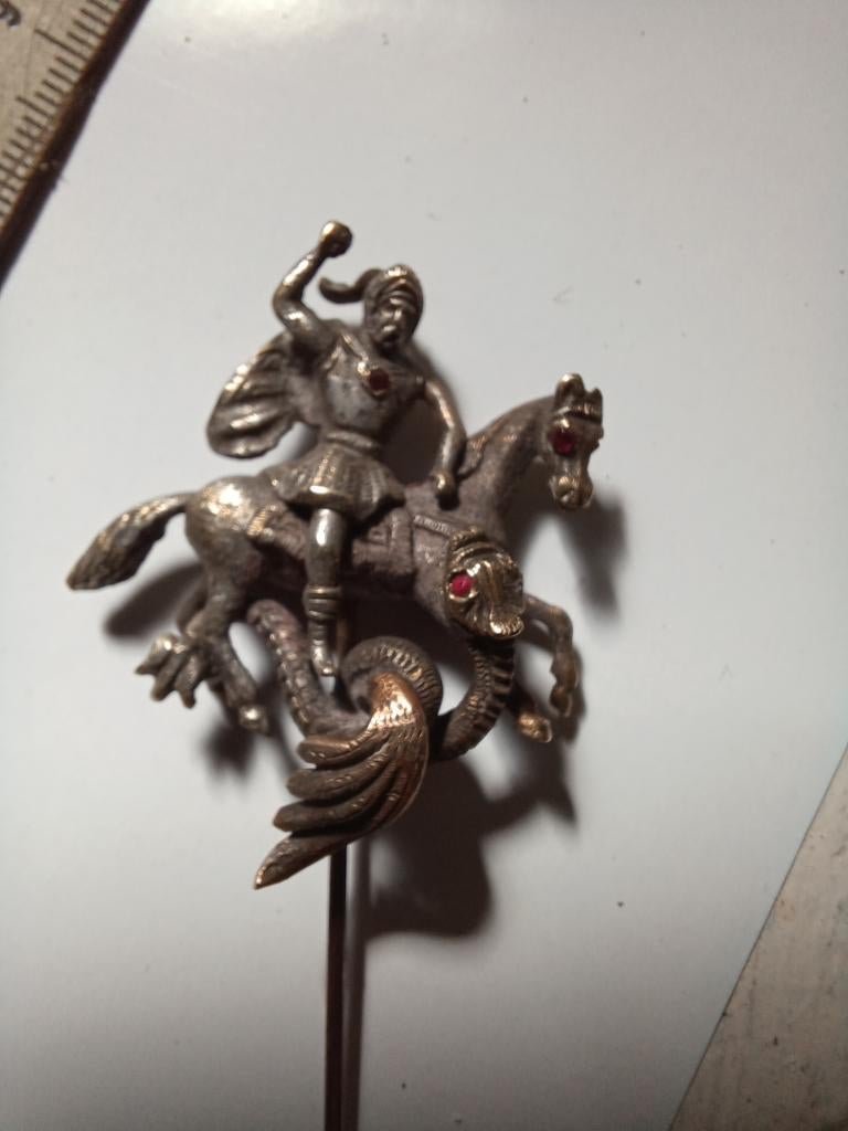 Militaria Broche (St. George doodt de draak), Ophalen of Verzenden
