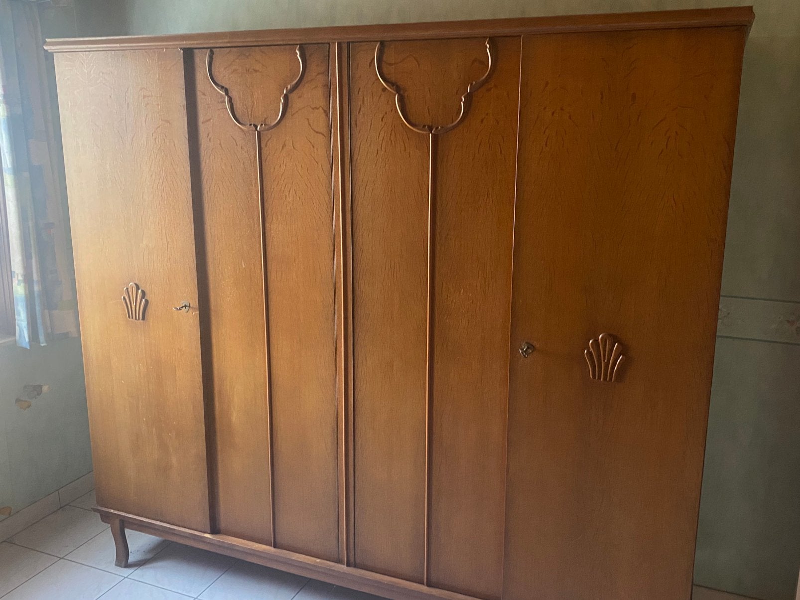 Vintage slaapkamer – kleerkast, kastje + 2 nachtkastjes, Antiek en Kunst, Ophalen