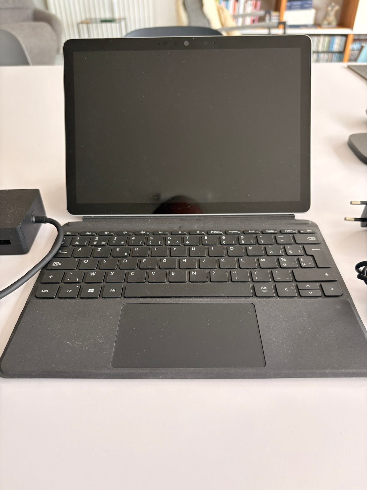 Tablette 2 en 1 SURFACE GO 3 avec étui pour clavier, Informatique & Logiciels, Windows Tablettes, Comme neuf, Wi-Fi, 10 pouces