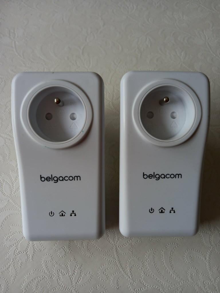 Bornes CPL Belgacom INT6400, Informatique & Logiciels, Points d'accès, Enlèvement ou Envoi, Comme neuf