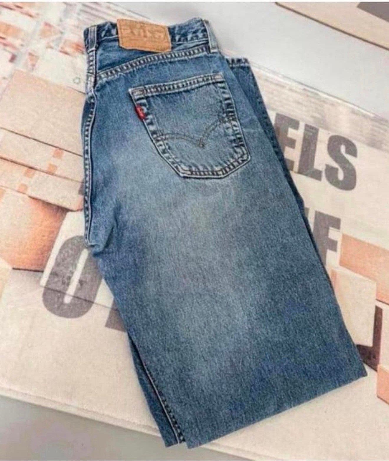 Jeans Levi's Levis 518 taille basse de femmes W32 L34 32-34, Enlèvement ou Envoi, Comme neuf, Bleu, W30 - W32 (confection 38/40)