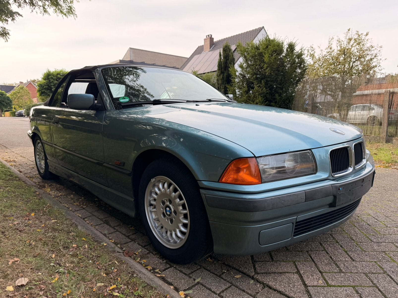 BMW E36 cabrio 318i moreagrun, Auto's, BMW, Zwart, 4 cilinders, Cabriolet, Bedrijf