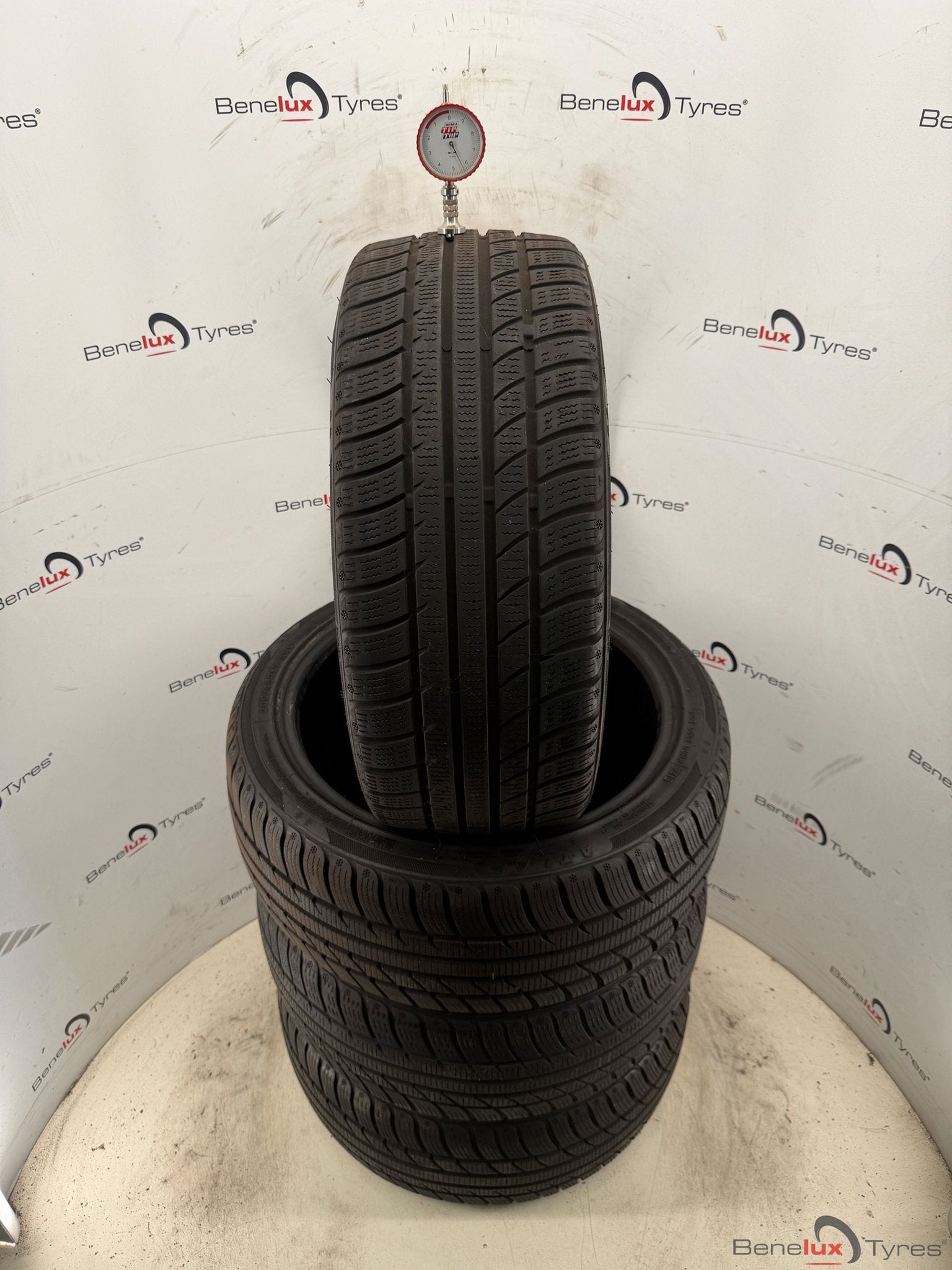 winter 205/45R17 88V XL Atlas 205/45 R17 205/45/17 2054517, Auto-onderdelen, Gebruikt, -, -, 17 inch