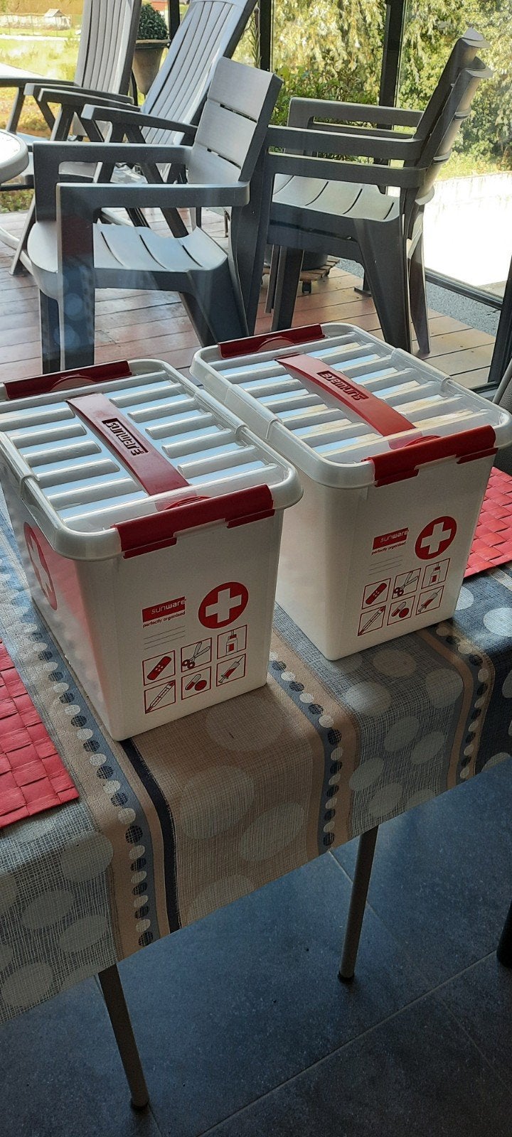 2 kisten voor medicijnen, Huis en Inrichting, Ophalen