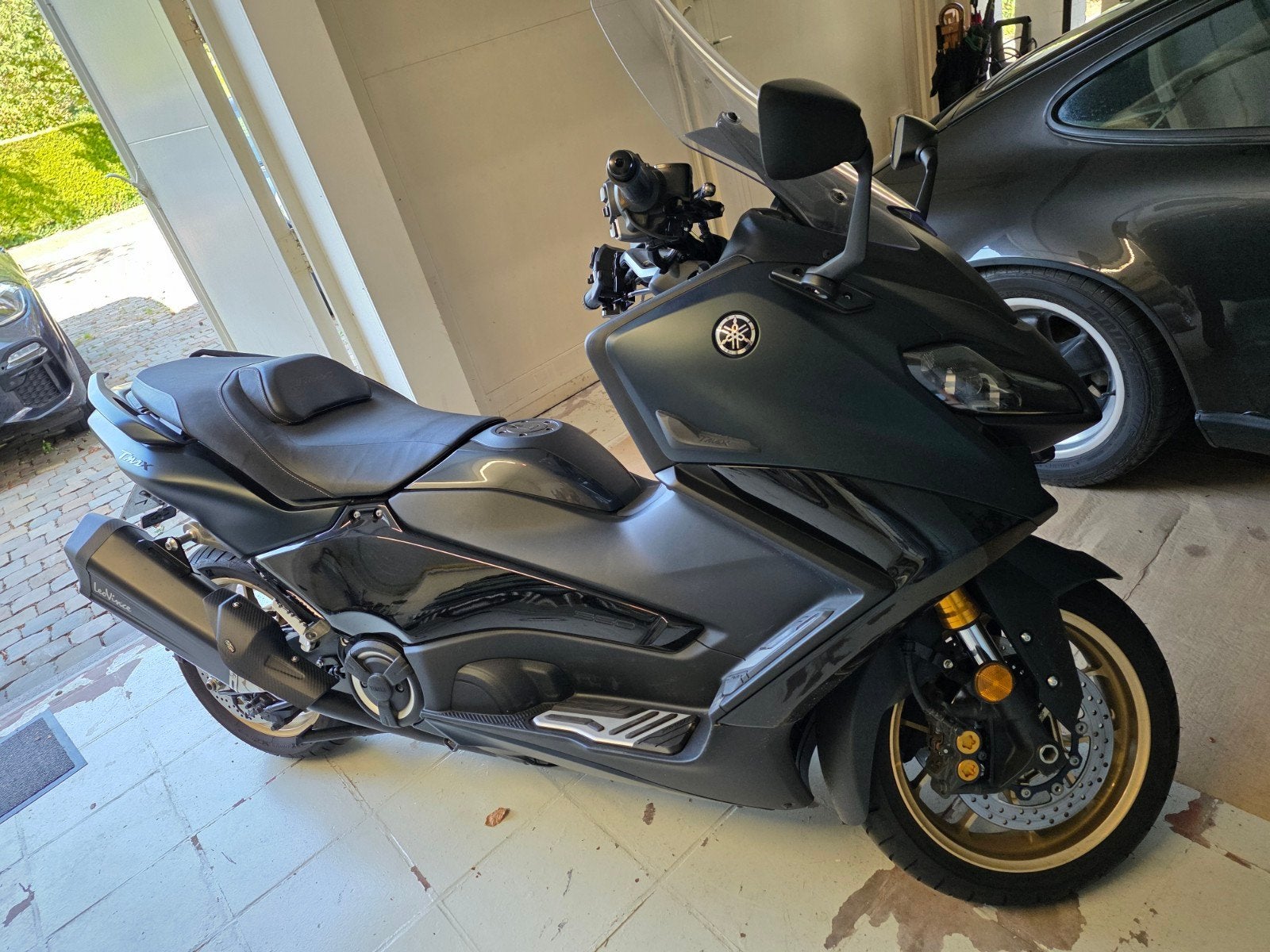 Yamaha T-Max Tech Max, Particulier