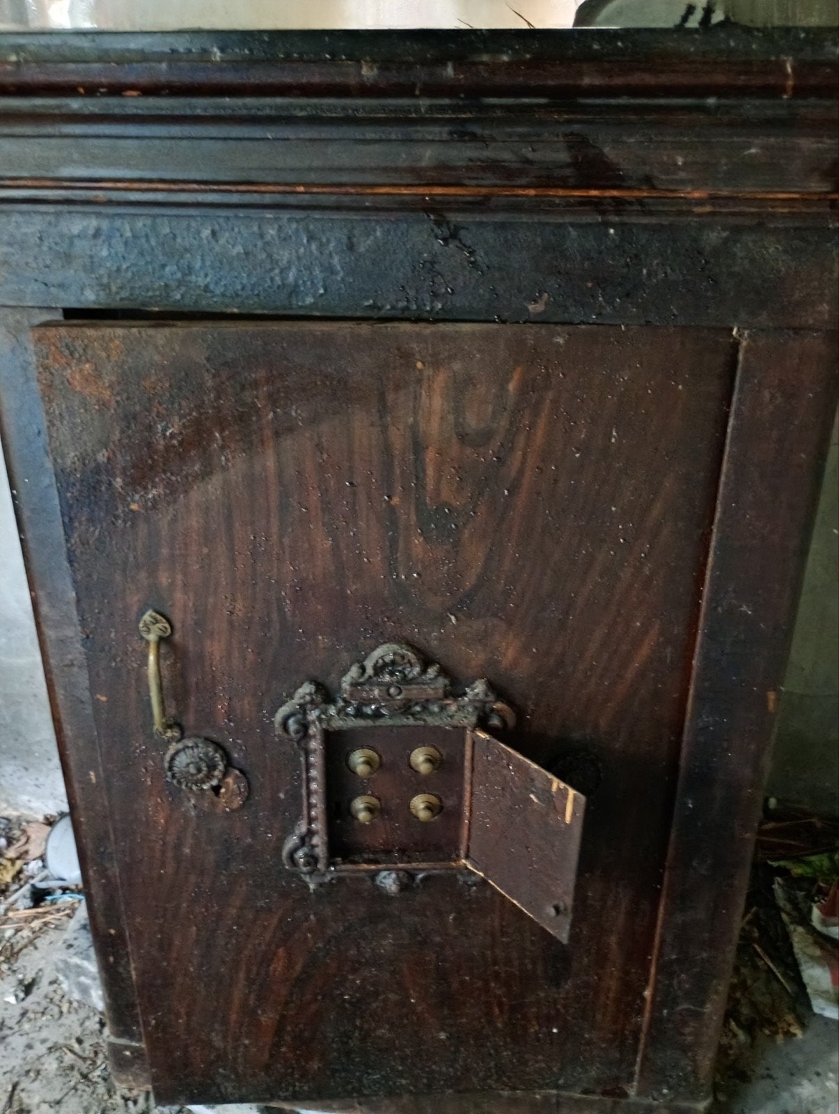 Antieke brandkast, Ophalen, Brandkast