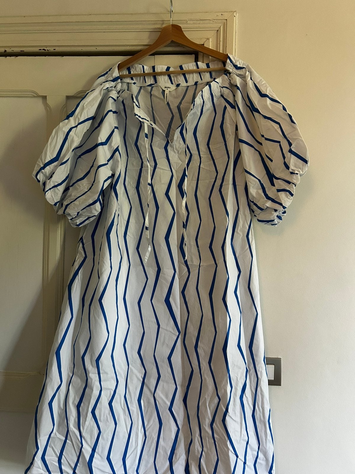 Mooie ongedragen zomerjurk in wit/blauw van Object, Wit, Maat 42/44 (L), Nieuw, Ophalen of Verzenden
