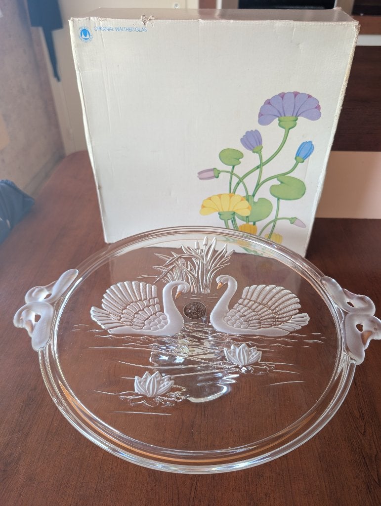 vintage Walther-Glas taartplateau op voet (Zwanen-serie), Huis en Inrichting, Keuken | Servies, Nieuw, Schaal of Schalen, Vintage