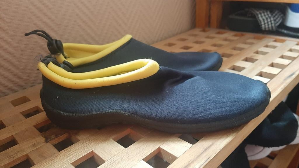 Waterschoenen maat 32/33, Ophalen