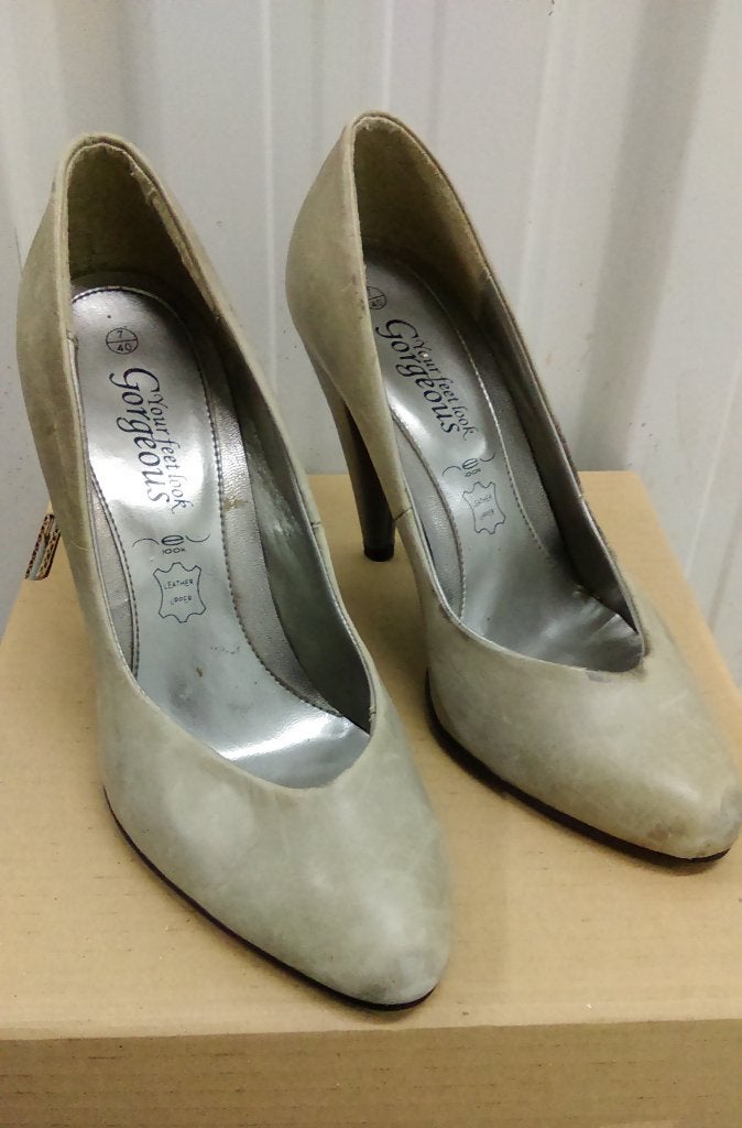 565* New LOOK - escarpins sexy olive cuir (40), Autres couleurs, Escarpins, Comme neuf, Envoi