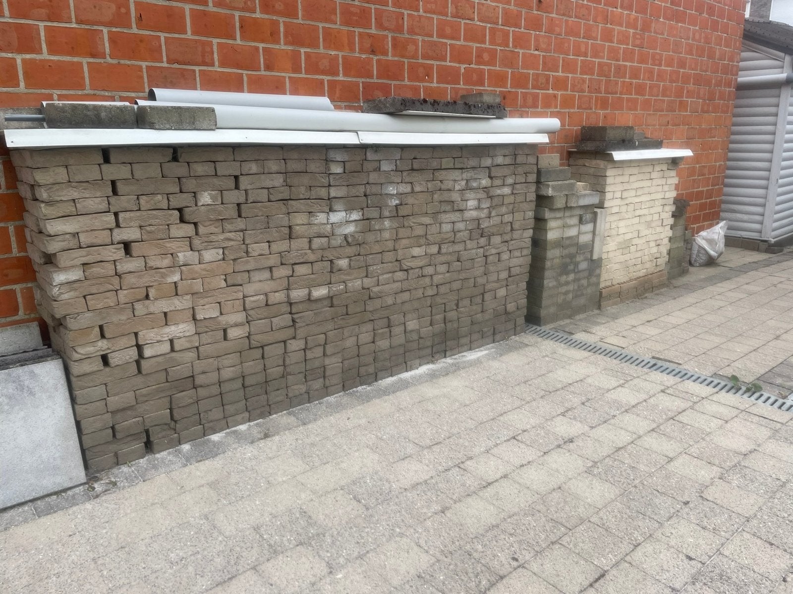 Gevelstenen, Doe-het-zelf en Bouw, Metselstenen, Ophalen, Zo goed als nieuw