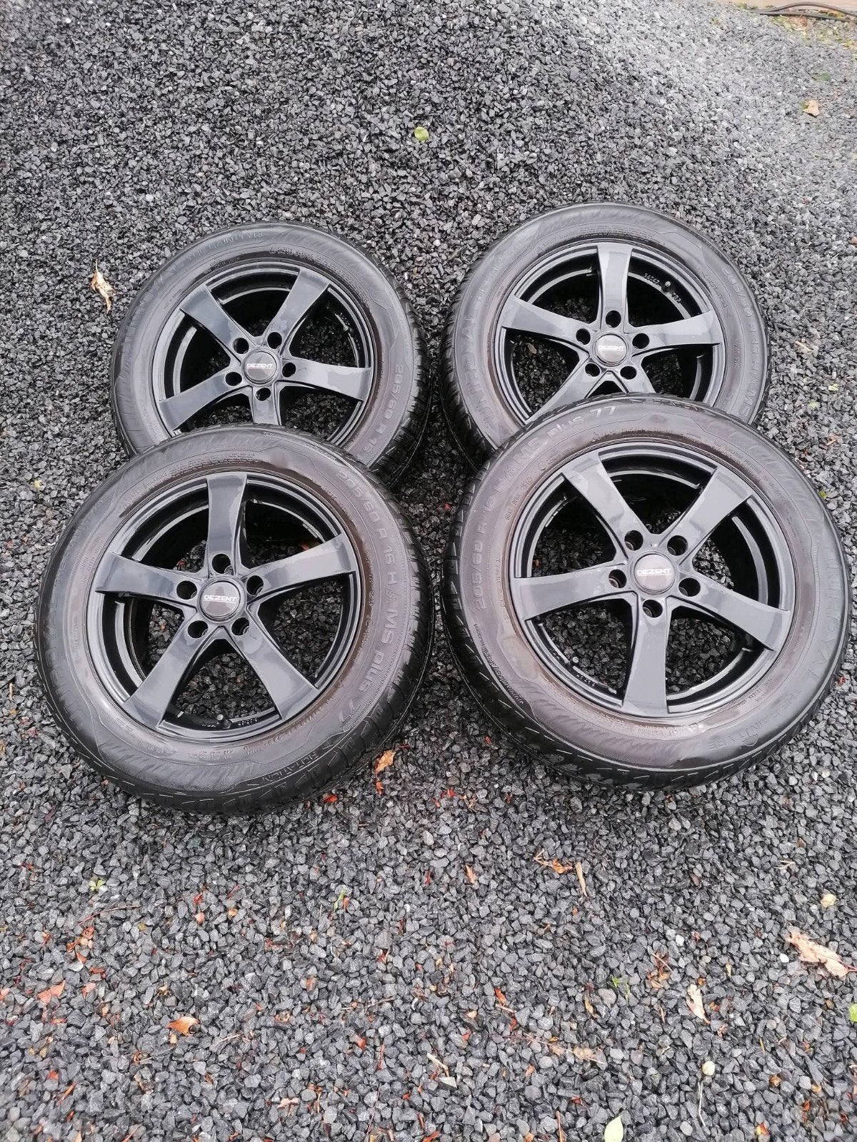 Te koop 100 €/4 wielen en band all weather. Maat 205/60 r 16, Auto-onderdelen, Banden en Velgen, Ophalen, Gebruikt, 16 inch, Banden en Velgen