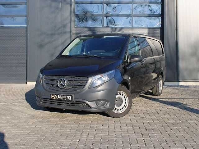 Mercedes-Benz Vito 114 CDI L3 / trekhaak / camera, Auto's, Bestelwagens en Lichte vracht, Automaat, Zwart, Diesel, 2 zetels