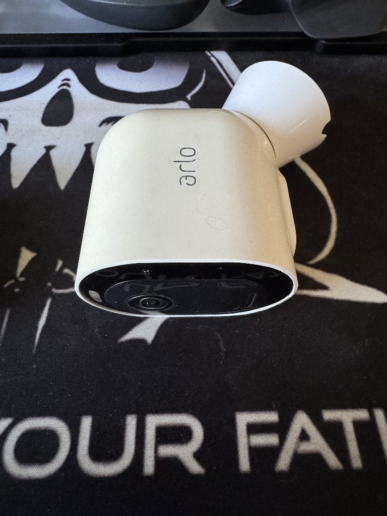 Arlo Pro 4, Enlèvement, Utilisé, Caméra extérieure