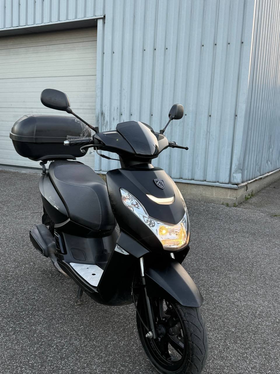 Scooter Peugeot Kissbe 2023 Année Classe A sans permis, Fietsen en Brommers, Ophalen of Verzenden, Zo goed als nieuw