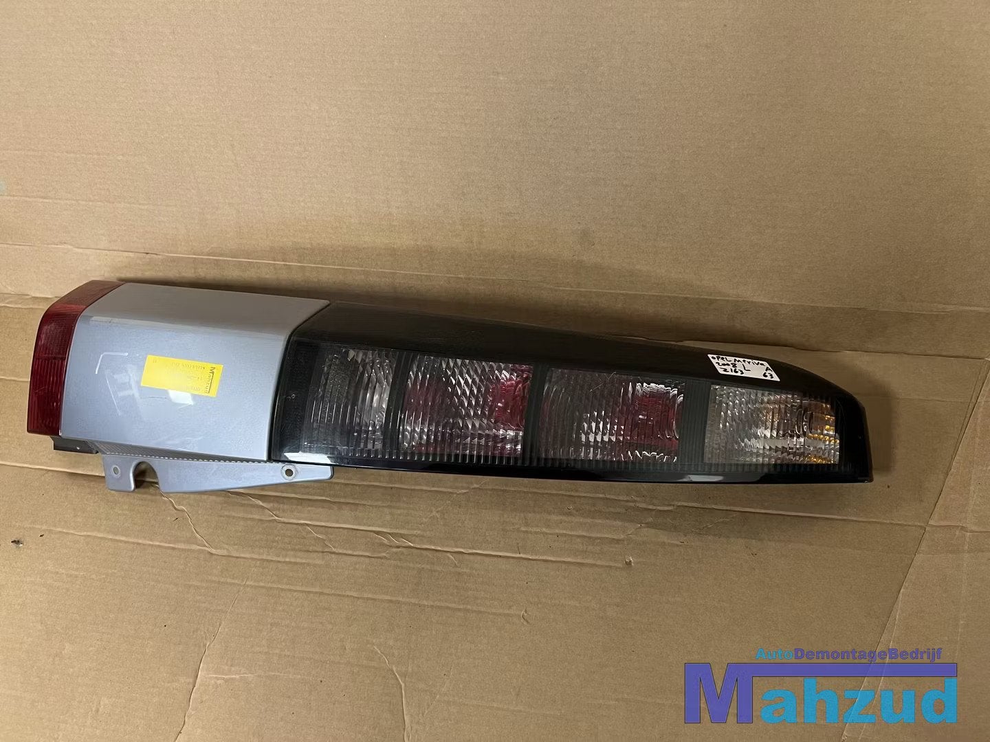 OPEL MERIVA A Z163 Links mistlamp kap achterlicht 2003-2010, Opel Automobile GmbH, Opel, Bahnhofsplatz 1
65423  Russelsheim am Main, DE