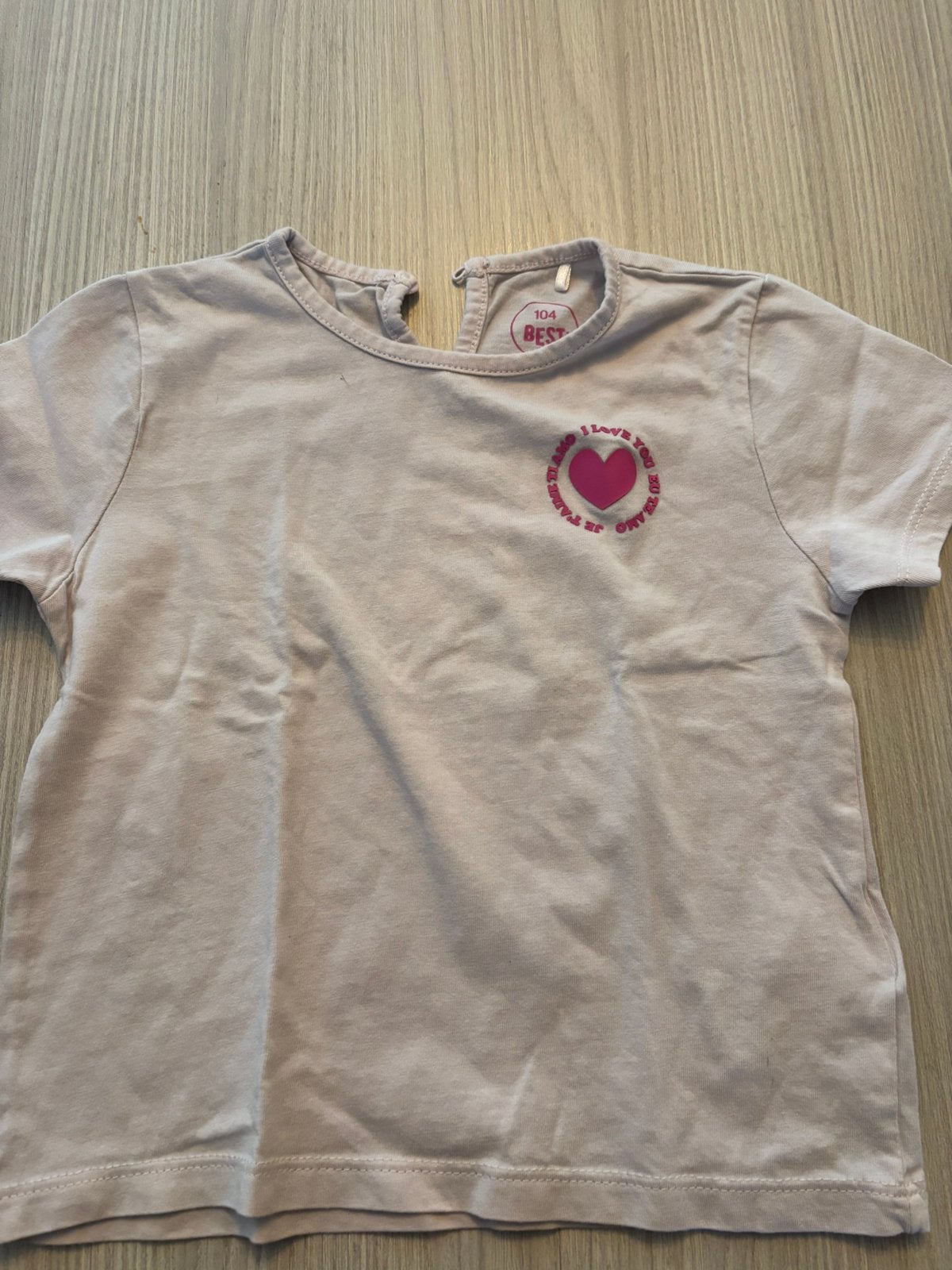 T’shirt Besties 104, Ophalen of Verzenden, Zo goed als nieuw