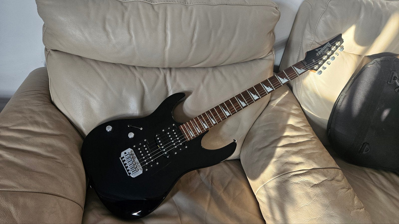 Elektrische gitaar voor linkshandigen + Peavey Vypyr VIP-3, Muziek en Instrumenten, Ophalen, Gebruikt, Ibanez, Met versterker