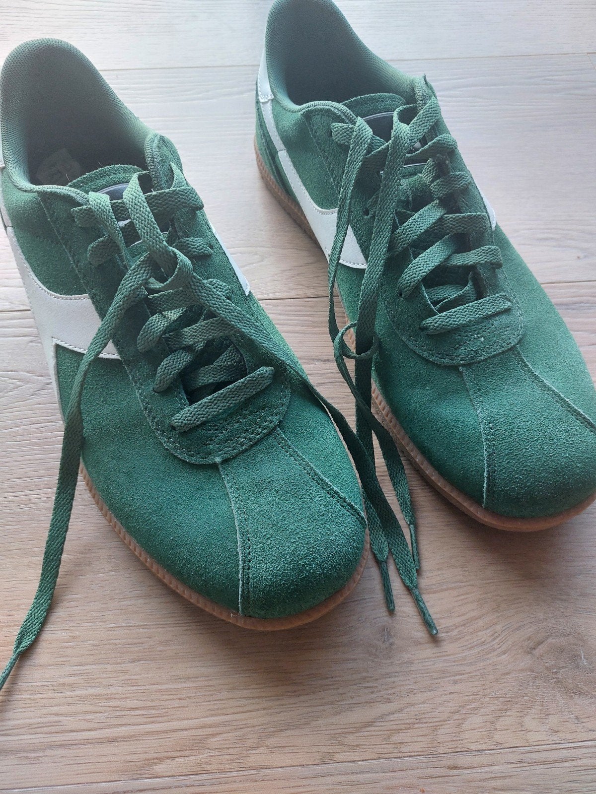 heren sneakers diadora maat 46, Overige kleuren, Ophalen of Verzenden, Zo goed als nieuw, Sneakers