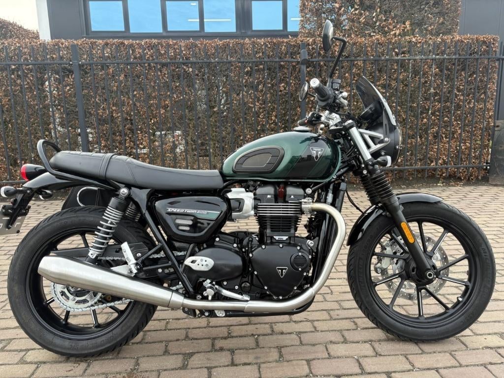 Triumph Speed Twin 900, Motos, Motos | Triumph, Entreprise, Naked bike, plus de 35 kW, 2 cylindres, Permis Moto A, ABS, Éclairage LED