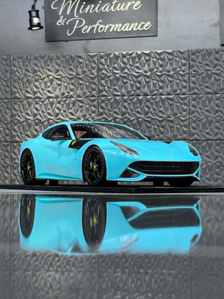 1/18 Ferrari F12, Enlèvement ou Envoi, Comme neuf, Voiture