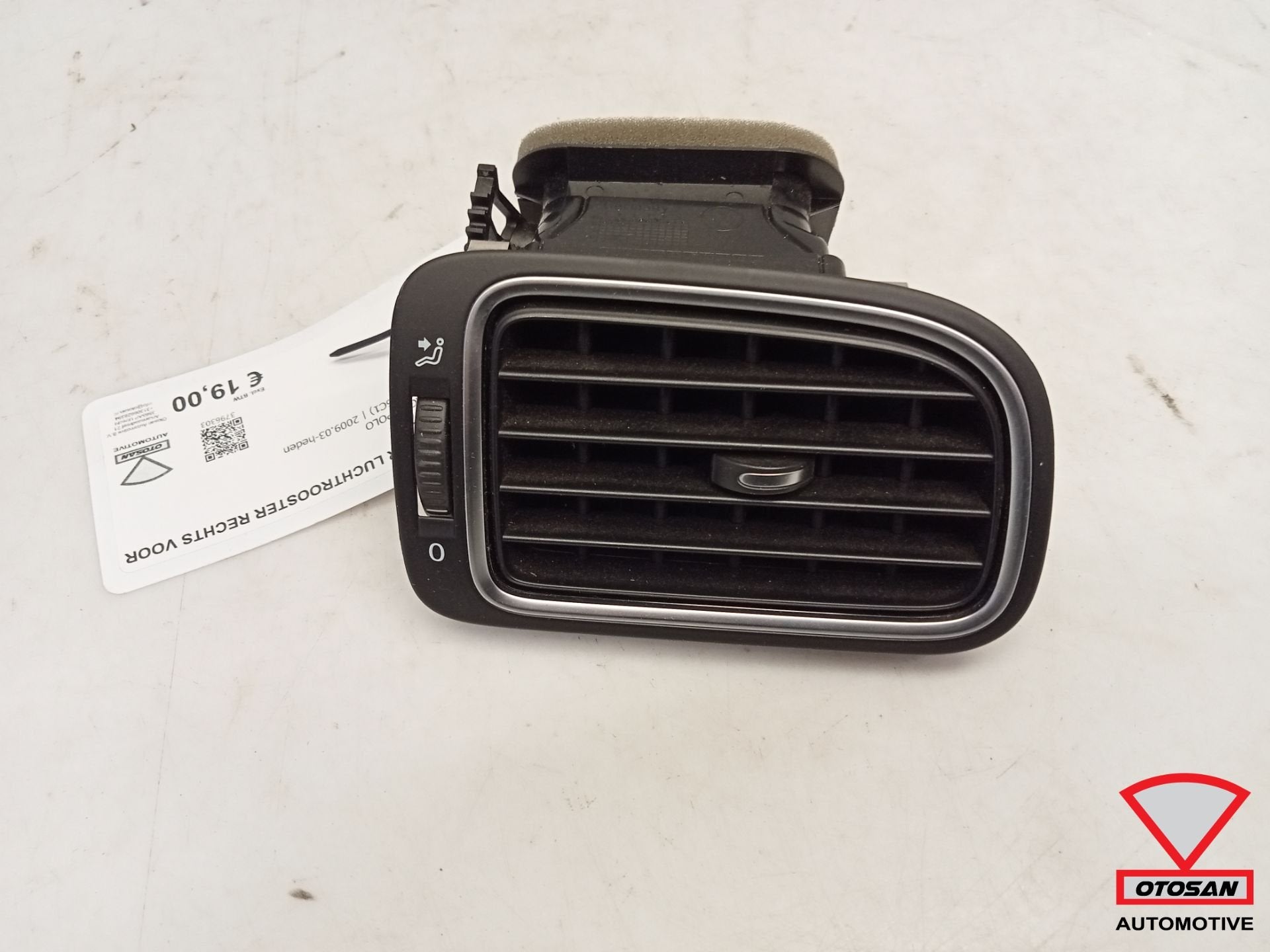 Grille d'a ration avant droite pour VW Polo 6R 6R0819704, Volkswagen, Volkswagen AG, Vw@volkswagen.de, Utilisé