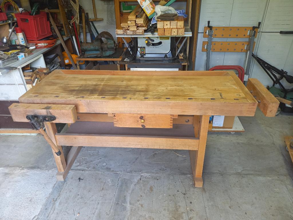 Etabli en bois 160 cm x 60 cm avec étau, Enlèvement, Utilisé, Moins de 70 cm, Étau
