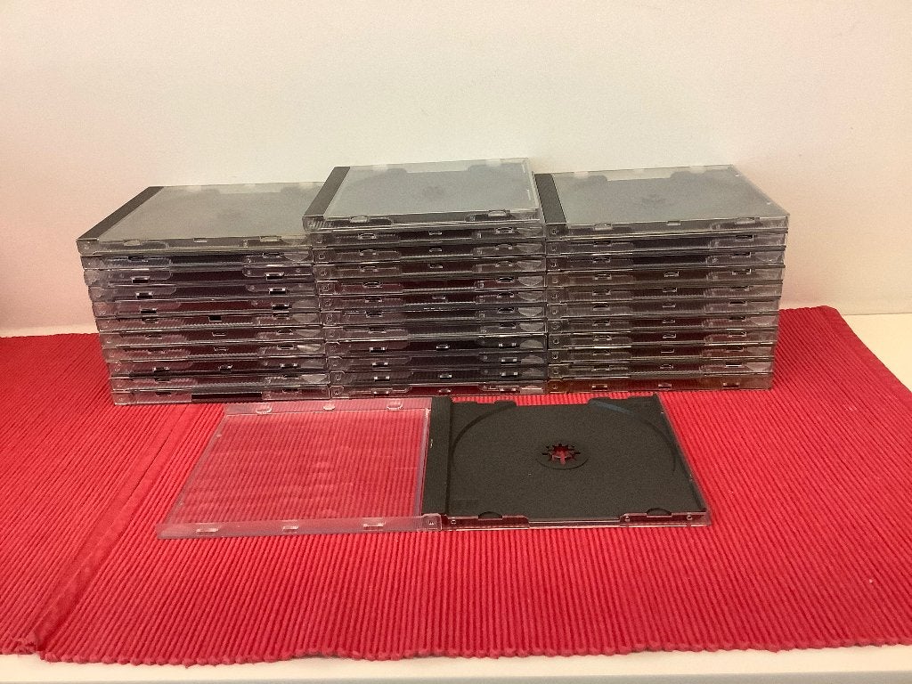 Gevraagd lege cd’tjes doosjes met houdertjes, CD & DVD, CD | Compilations, Enlèvement, Utilisé, Autres genres, Autres types
