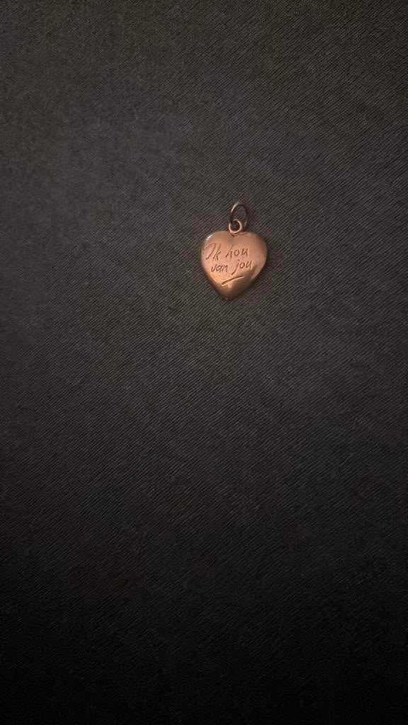 Goud  hartje met ik hou van jouw op, Ophalen, Zo goed als nieuw, Goud