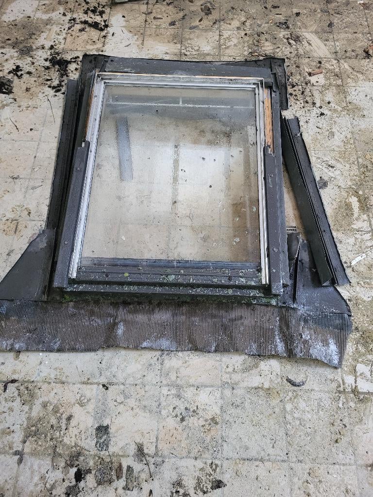 2 veluxen 78 x 98, Doe-het-zelf en Bouw, Ophalen, Gebruikt