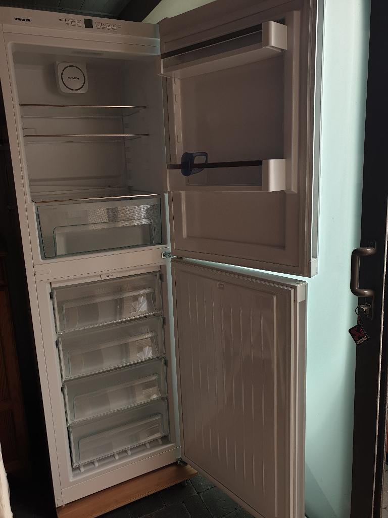Koel-vriescombinatie No frost, Electroménager, Réfrigérateurs & Frigos, Comme neuf, 200 litres ou plus, 160 cm ou plus, 45 à 60 cm