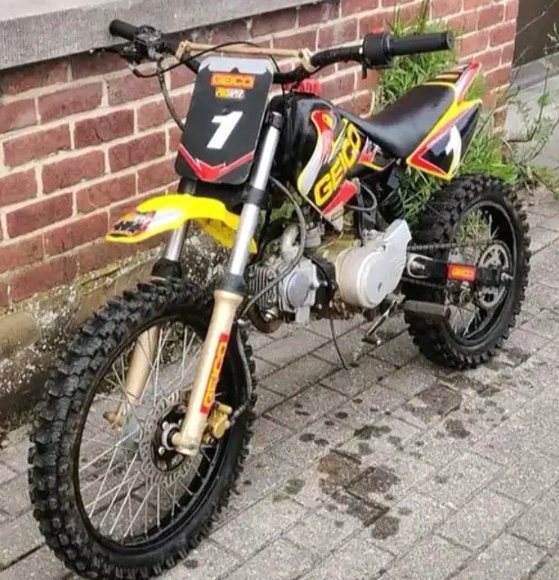 Iemand een 125 cc die ik kan kopen, Fietsen en Brommers, Ophalen, Zo goed als nieuw