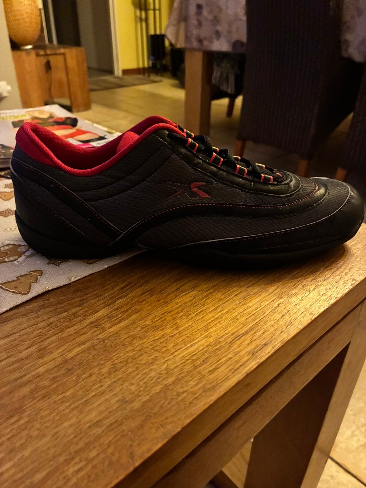 Baskets (40), Sports & Fitness, Enlèvement, Comme neuf