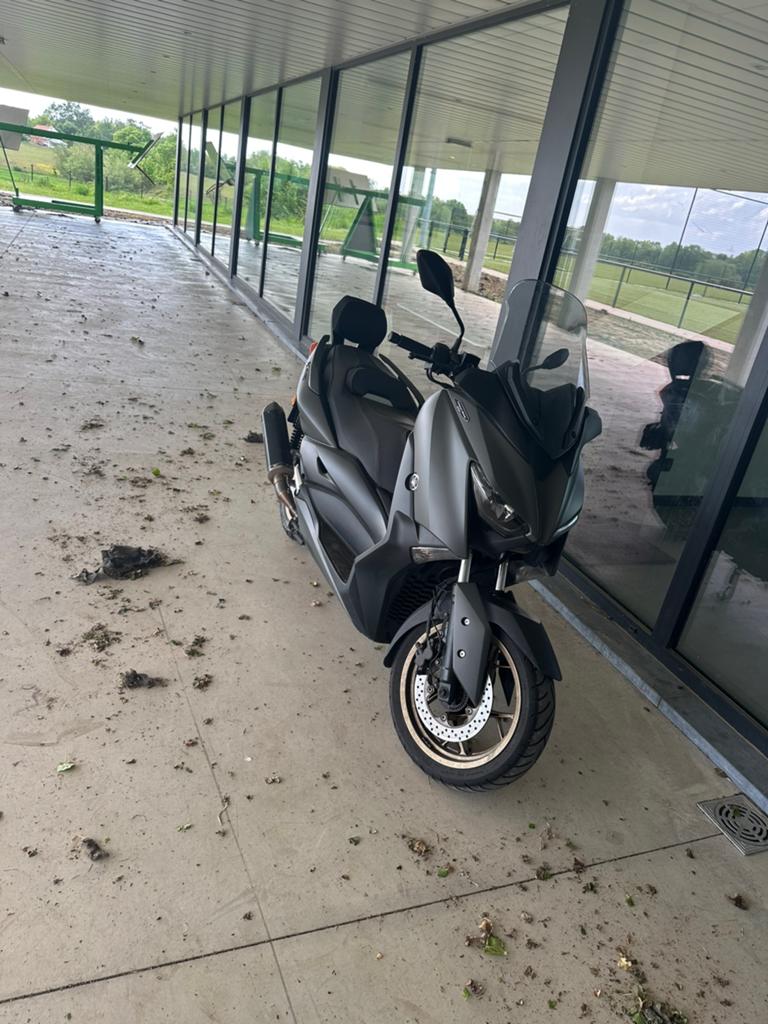 Xmax, 125 cm³, Comme neuf, Enlèvement