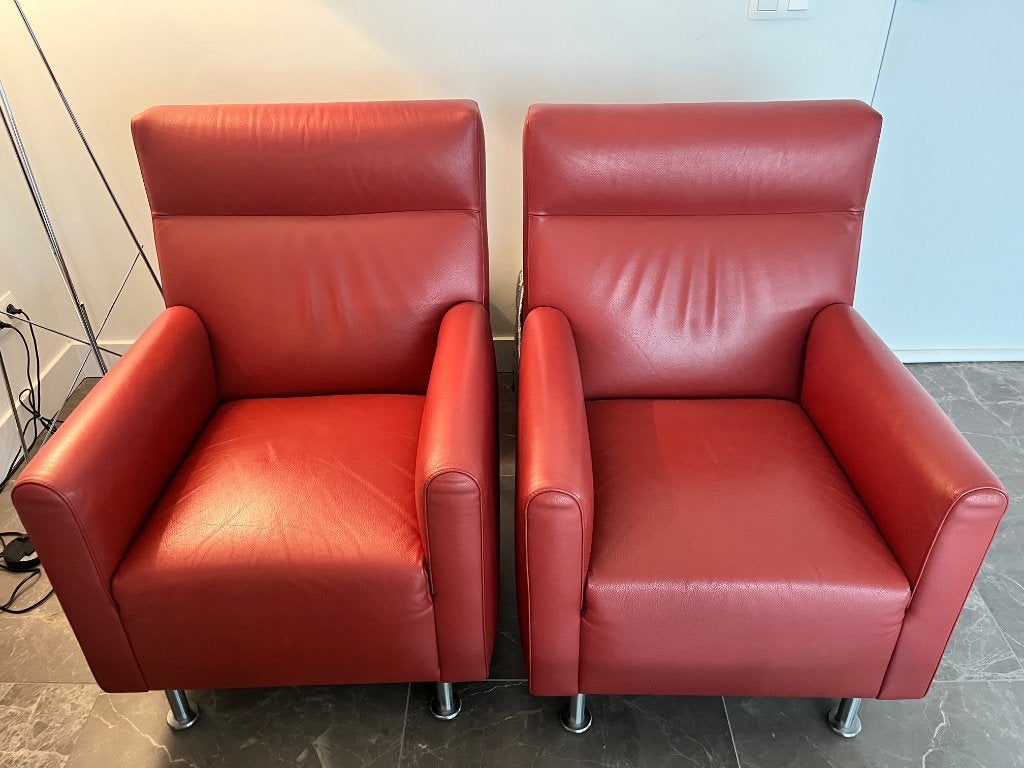 Fauteuil Leolux Carabas bordeaux, Maison & Meubles, Moins de 75 cm, Tijdloos Dutch Design: rode leren clubfauteuils op chroom.