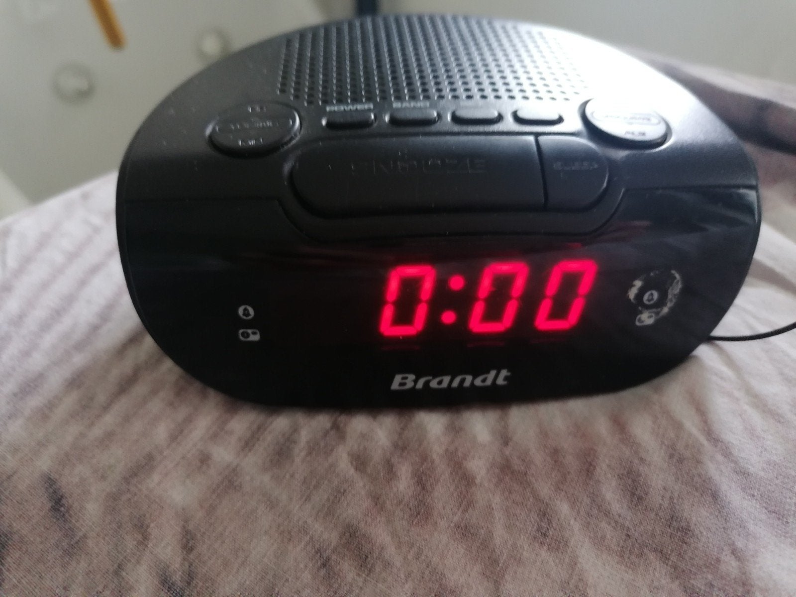 wekkerradio Brandt BCR173, Electroménager, Réveils, Enlèvement ou Envoi, Comme neuf, Digital