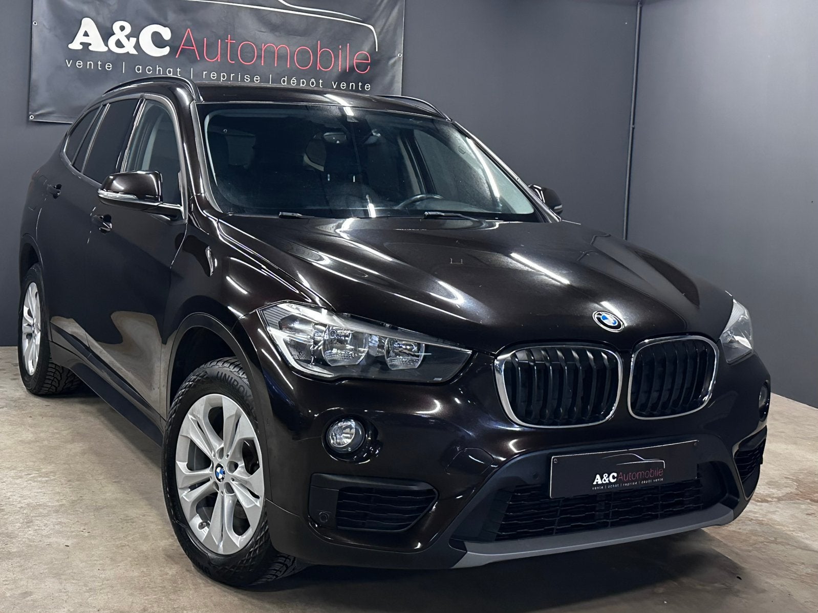 BMW X1 15D  2018, Bruin, https://public.car-pass.be/vhr/c7a081b1-a35e-48bd-ad97-05a9f3e12dbc, Leder, Bedrijf
